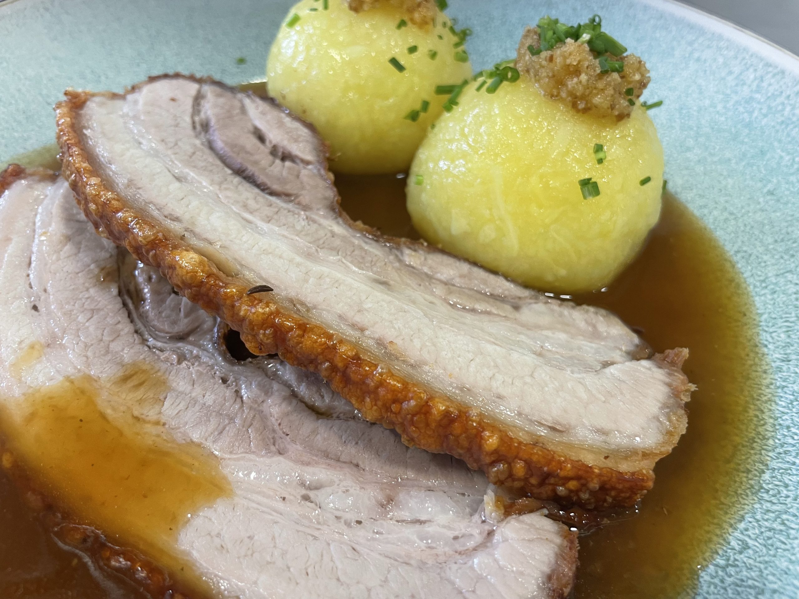 Krustenwammerl mit Kartoffelknödel