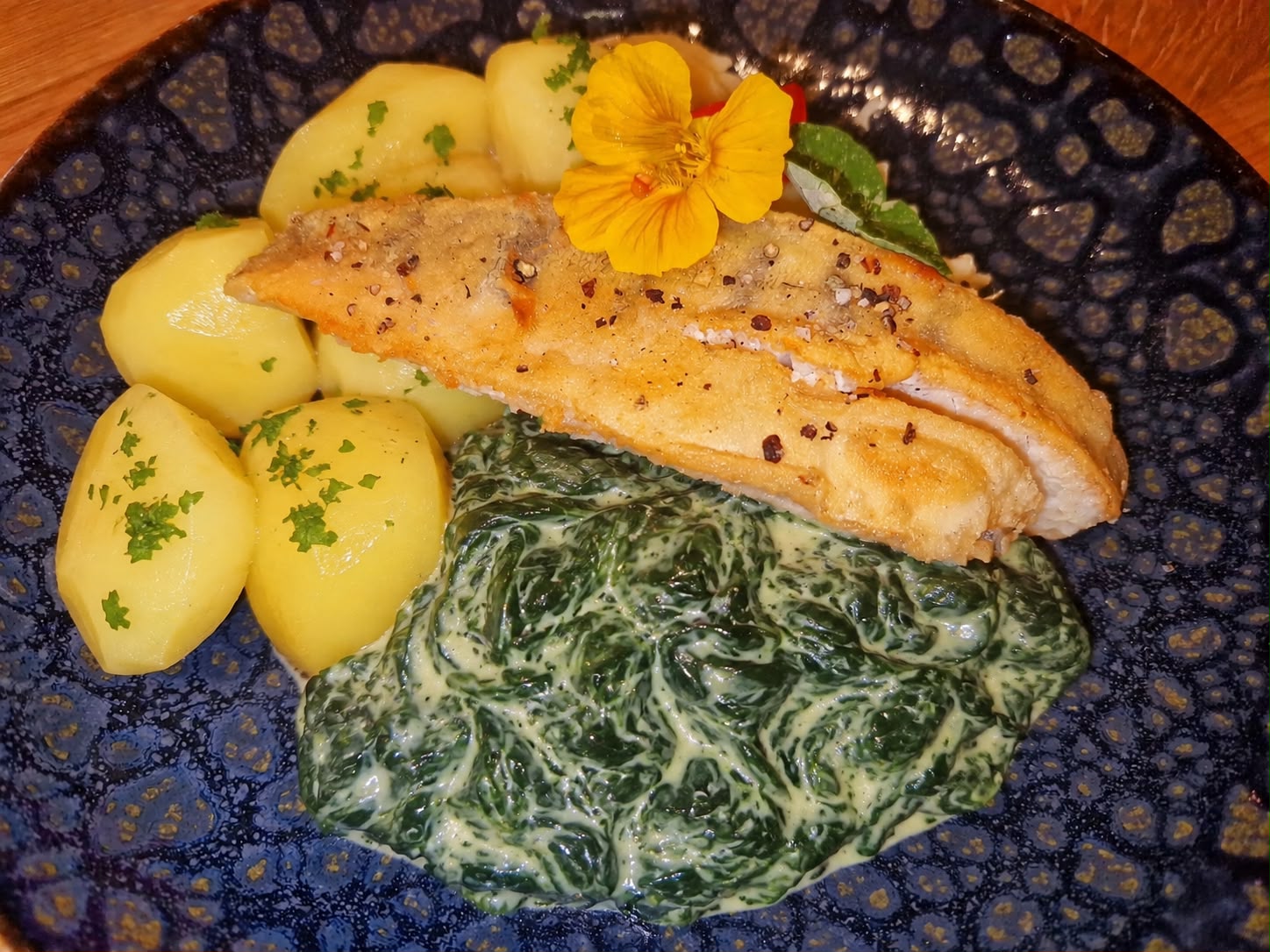 Zander Butterkartoffeln Rahmspinat